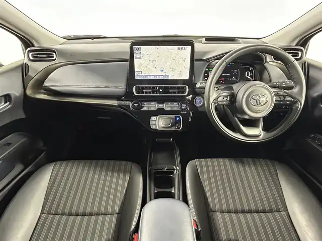 トヨタ アクア Z 佐賀県 2021(令3)年 2.1万km エモーショナルレッドⅡ 純正　10.5インチディスプレイオーディオ/（TV/AM/FM/Bluetooth/全周囲カメラ/衝突被害軽減システム/車線逸脱警報/クルーズコントロール/ハーフレザーシート/横滑り防止装置/ビルトインETC/アイドリングストップ/LEDヘッドライト/フォグランプ/オートライト/ウィンカーミラー/電動格納ミラー/純正15インチAW/シートヒーター/シートリフター/ステアリングヒーター/プッシュスタート/スマートキー/フロアマット/ドアバイザー/取扱説明書