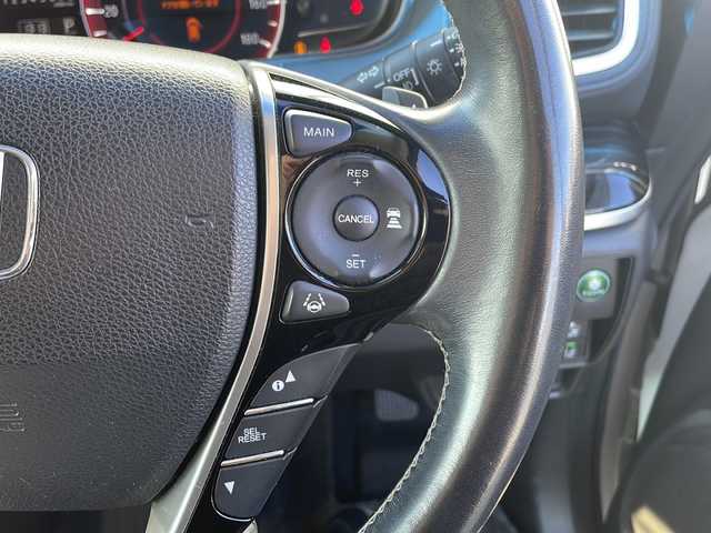 ホンダ オデッセイ アブソルート EX 三重県 2015(平27)年 10.7万km ホワイトオーキッドパール 禁煙/ALPINE9型ナビ/ALPINE後席モニター/バックカメラ/ETC/前後ドラレコ/BSM/両側パワースライドドア/レーンキープアシスト/レーダークルーズコントロール/プリクラッシュ/LEDオートライト/フォグランプ/ステアリングスイッチ/パドルシフト/電動格納ミラー