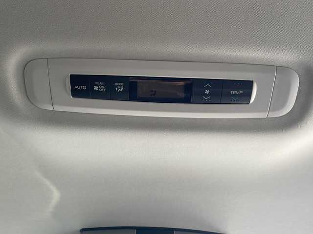 ホンダ オデッセイ アブソルート EX 三重県 2015(平27)年 10.7万km ホワイトオーキッドパール 禁煙/ALPINE9型ナビ/ALPINE後席モニター/バックカメラ/ETC/前後ドラレコ/BSM/両側パワースライドドア/レーンキープアシスト/レーダークルーズコントロール/プリクラッシュ/LEDオートライト/フォグランプ/ステアリングスイッチ/パドルシフト/電動格納ミラー