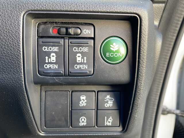 ホンダ オデッセイ アブソルート EX 三重県 2015(平27)年 10.7万km ホワイトオーキッドパール 禁煙/ALPINE9型ナビ/ALPINE後席モニター/バックカメラ/ETC/前後ドラレコ/BSM/両側パワースライドドア/レーンキープアシスト/レーダークルーズコントロール/プリクラッシュ/LEDオートライト/フォグランプ/ステアリングスイッチ/パドルシフト/電動格納ミラー