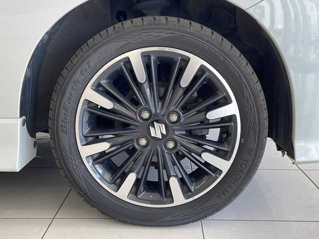 スズキ スペーシア カスタム HYBRID XS 新潟県 2018(平30)年 4.1万km ピュアホワイトP 4WD/社外SDナビ(MDV-D304W)/CD/ワンセグテレビ/バックカメラ/ETC/衝突被害軽減ブレーキ/レーンキープアシスト/半革シート/ベンチシート/シートヒーター /両側パワースライドドア/ステアリングスイッチ/コーナーセンサー/スマートキー/プッシュスタート/LEDヘッドライト/オートライト/オートハイビーム/フォグランプ/純正15インチアルミホイール