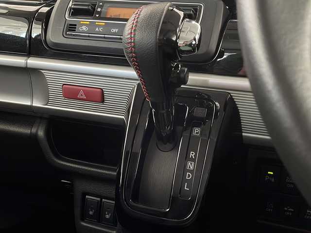 スズキ スペーシア カスタム HYBRID XS 岐阜県 2018(平30)年 4.1万km ピュアホワイトP 4WD/社外SDナビ(MDV-D304W)/CD/ワンセグテレビ/コーナーセンサー/衝突被害軽減ブレーキ/レーンキープアシスト/両側パワースライドドア/ハーフレザーシート/ベンチシート/シートヒーター /LEDヘッドライト/オートライト/オートハイビーム/フォグランプ/スマートキー/プッシュスタート/純正15インチアルミホイール/バックカメラ/ETC