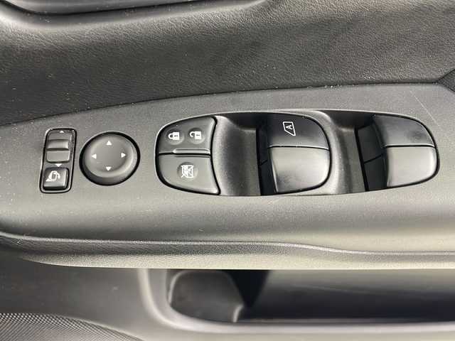 日産 セレナ ハイウェイスター 埼玉県 2016(平28)年 4.3万km ブリリアントホワイトパール エマージェンシーブレーキ/プロパイロット/純正メモリナビ(型式：MM316D-W)/全方位カメラ/片側パワースライドドア/前後ドライブレコーダー/純正１６インチAW/純正フロアマット/プッシュスタート/スマートキー/快適パッケージ