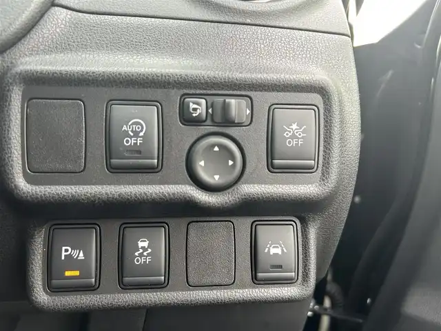 日産 ノート X Vセレクション 愛媛県 2020(令2)年 3.7万km スーパーブラック 純正ナビ（Bluetooth/メモリ/フルセグテレビ）/DVD再生/ドライブレコーダー/純正15インチアルミホイール/純正フロアマット/コーナーセンサー/ABS/横滑り防止装置/レーンキープアシスト/LEDヘッドライト/オートライト/Wエアバック/衝突被害軽減システム/スマートキー/プッシュスタートボタン
