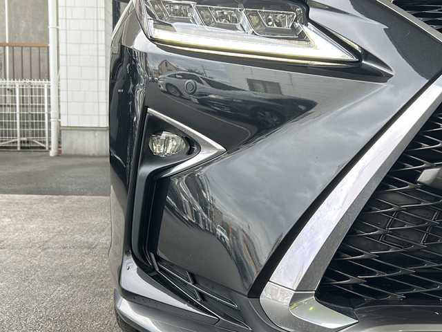 レクサス ＲＸ 450h Fスポーツ 京都府 2016(平28)年 8.9万km グラファイトブラックガラスフレーク 純正ＳＤナビ/フルセグTV/Bluetooth/CD/DVD再生機能　/黒本革シート　/ＨＵＤ　/禁煙　/バックカメラ　/４ＷＤ　/３眼ＬＥＤヘッドライト　/電動格納ウィンカーミラー/オートライト/オートマチックハイビーム/レーダークルーズコントロール　/パドルシフト　/ステアリングスイッチ/ステアリングヒーター/メモリーパワーシート　 /シートヒーター /エアシート /純正AW20インチ