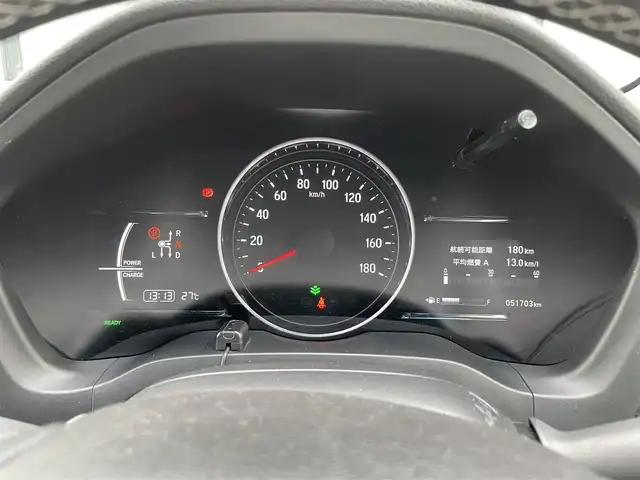 ホンダ ヴェゼル ハイブリッド RS ホンダセンシング 香川県 2016(平28)年 5.2万km ホワイトオーキッドパール ディーラーオプション8インチインターナビ/→フルセグ/CD/DVD/Bluetooth/→iPod/AUX/HDMI/バックカメラ/Honda SENSING/・ACC(アダプティブクルーズコントロール)/・CMBS（衝突被害軽減ブレーキ）/・LKAS（車線維持支援システム）/・路外逸脱抑制機能/・誤発進抑制機能/・先行車発進お知らせ機能/・標識認識機能/・歩行者事故低減ステアリング/・オートハイビーム/LEDヘッドライト/ハーフレザーシート/前席シートヒーター/革巻きステアリング/ステアリングリモコン/電子パーキングブレーキ/オートブレーキホールド/純正18インチアルミ/ETC/前方ドライブレコーダー