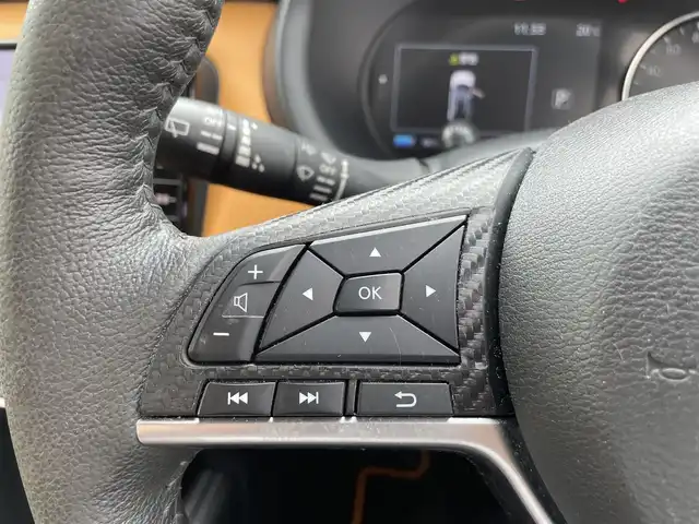 日産 キックス X ツートーンインテリアED 熊本県 2020(令2)年 6.5万km ブリリアントホワイトパール 純正ナビ　BT/CD/DVD/SD/AM/FM/・フルセグTV/全方位カメラ/・バックカメラ/ビルトインETC/前方ドラレコ/プロパイロット/・オートクルーズコントロール/インテリジェントルームミラー/ステアリングリモコン/・ステアリングヒーター/オートブレーキホールド/・電子パーキングブレーキ/D/Nシートヒーター/オートエアコン/プッシュスタート/・スマートキー/純正AW/純正ドアバイザー/純正フロアマット