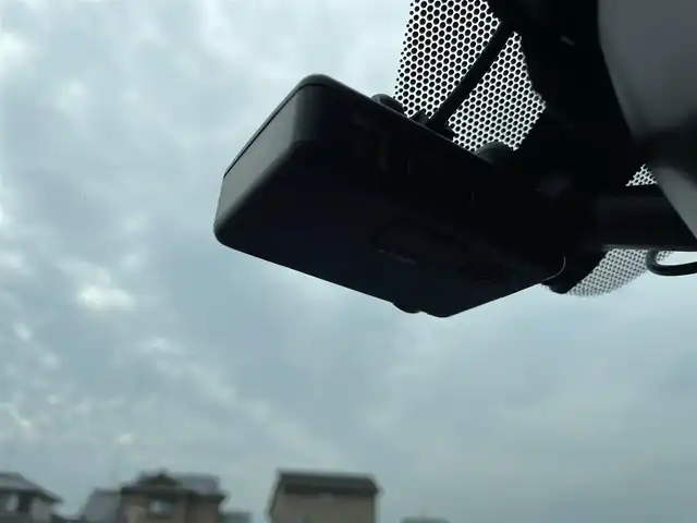 日産 キックス X ツートーンインテリアED 熊本県 2020(令2)年 6.5万km ブリリアントホワイトパール 純正ナビ　BT/CD/DVD/SD/AM/FM/・フルセグTV/全方位カメラ/・バックカメラ/ビルトインETC/前方ドラレコ/プロパイロット/・オートクルーズコントロール/インテリジェントルームミラー/ステアリングリモコン/・ステアリングヒーター/オートブレーキホールド/・電子パーキングブレーキ/D/Nシートヒーター/オートエアコン/プッシュスタート/・スマートキー/純正AW/純正ドアバイザー/純正フロアマット