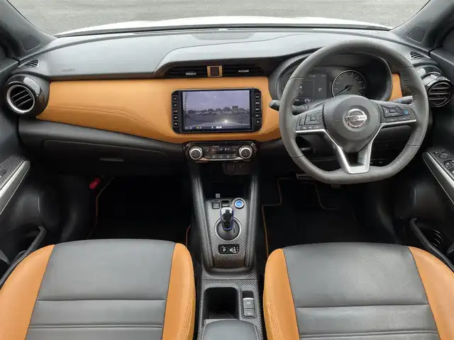 日産 キックス X ツートーンインテリアED 熊本県 2020(令2)年 6.5万km ブリリアントホワイトパール 純正ナビ　BT/CD/DVD/SD/AM/FM/・フルセグTV/全方位カメラ/・バックカメラ/ビルトインETC/前方ドラレコ/プロパイロット/・オートクルーズコントロール/インテリジェントルームミラー/ステアリングリモコン/・ステアリングヒーター/オートブレーキホールド/・電子パーキングブレーキ/D/Nシートヒーター/オートエアコン/プッシュスタート/・スマートキー/純正AW/純正ドアバイザー/純正フロアマット
