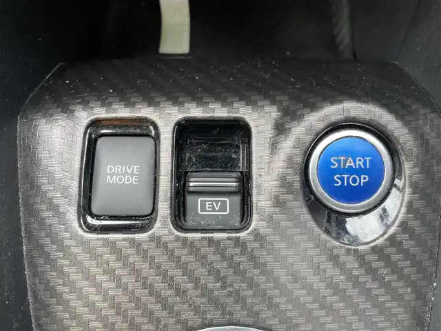 日産 キックス X ツートーンインテリアED 熊本県 2020(令2)年 6.5万km ブリリアントホワイトパール 純正ナビ　BT/CD/DVD/SD/AM/FM/・フルセグTV/全方位カメラ/・バックカメラ/ビルトインETC/前方ドラレコ/プロパイロット/・オートクルーズコントロール/インテリジェントルームミラー/ステアリングリモコン/・ステアリングヒーター/オートブレーキホールド/・電子パーキングブレーキ/D/Nシートヒーター/オートエアコン/プッシュスタート/・スマートキー/純正AW/純正ドアバイザー/純正フロアマット