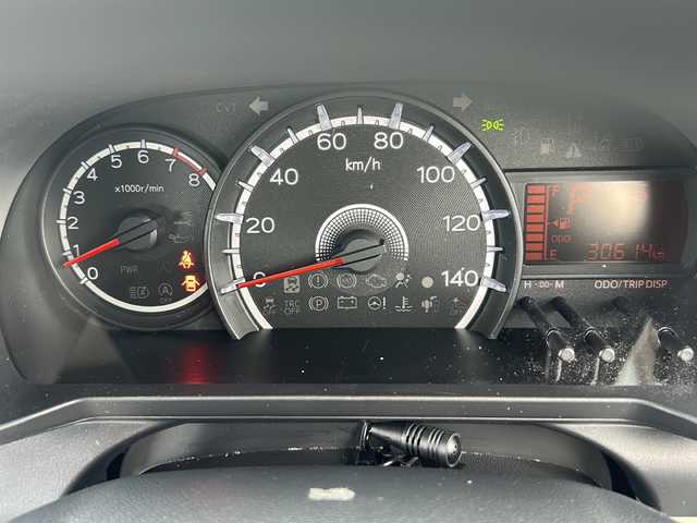 スバル ステラ L スマートアシスト 千葉県 2018(平30)年 3.1万km ブライトシルバーメタリック BlueTooth接続/CD/DVD/AM/FM/USB接続＆充電/スマートアシストIII/・衝突警報機能/・衝突回避支援ブレーキ/・誤発進抑制制御機能/・車線逸脱警報機能/ステアリングスイッチ/アイドリングストップ/純正フロアマット/コーナーセンサー/ドアバイザー/取扱説明書/保証書