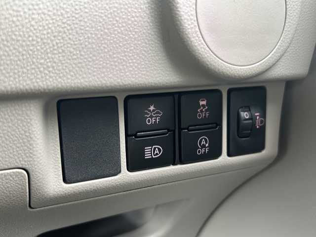 スバル ステラ L スマートアシスト 千葉県 2018(平30)年 3.1万km ブライトシルバーメタリック BlueTooth接続/CD/DVD/AM/FM/USB接続＆充電/スマートアシストIII/・衝突警報機能/・衝突回避支援ブレーキ/・誤発進抑制制御機能/・車線逸脱警報機能/ステアリングスイッチ/アイドリングストップ/純正フロアマット/コーナーセンサー/ドアバイザー/取扱説明書/保証書