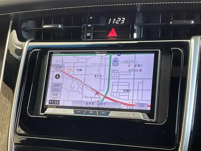 トヨタ ハリアー ハイブリッド プレミアム 岩手県 2018(平30)年 6.9万km ホワイトパールクリスタルシャイン ワンオーナー/４WD/ムーンルーフ/プリクラッシュセーフティ/レーダークルーズコントロール/レーンディパーチャーアラート/オートマチックハイビーム/MTモード付AT/横滑り防止装置/オートブレーキホールド/パワーバックドア/運転席パワーシート/アイドリングストップ/社外ナビ/フルセグTV/Msスピードエアロ/LEDヘッドランプ/２２インチアルミホイール/車高調