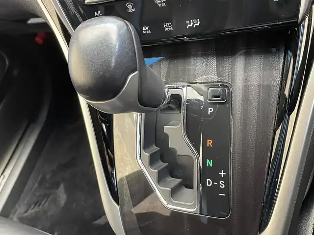 トヨタ ハリアー ハイブリッド プレミアム 岩手県 2018(平30)年 6.9万km ホワイトパールクリスタルシャイン ワンオーナー/４WD/ムーンルーフ/プリクラッシュセーフティ/レーダークルーズコントロール/レーンディパーチャーアラート/オートマチックハイビーム/MTモード付AT/横滑り防止装置/オートブレーキホールド/パワーバックドア/運転席パワーシート/アイドリングストップ/社外ナビ/フルセグTV/Msスピードエアロ/LEDヘッドランプ/２２インチアルミホイール/車高調