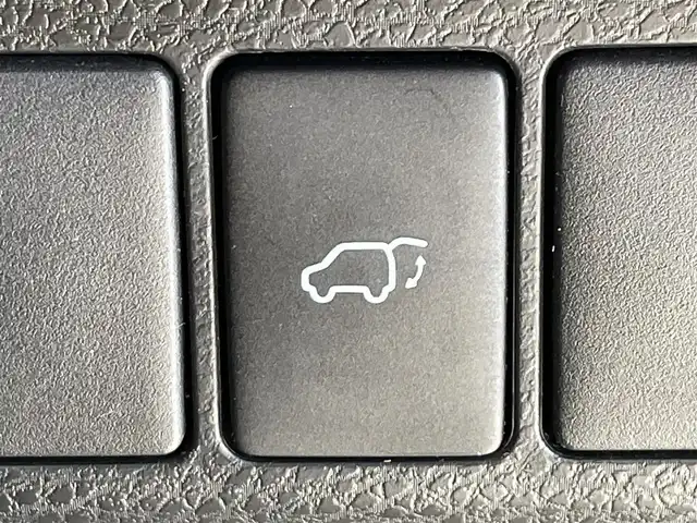 トヨタ ハリアー ハイブリッド プレミアム 岩手県 2018(平30)年 6.9万km ホワイトパールクリスタルシャイン ワンオーナー/４WD/ムーンルーフ/プリクラッシュセーフティ/レーダークルーズコントロール/レーンディパーチャーアラート/オートマチックハイビーム/MTモード付AT/横滑り防止装置/オートブレーキホールド/パワーバックドア/運転席パワーシート/アイドリングストップ/社外ナビ/フルセグTV/Msスピードエアロ/LEDヘッドランプ/２２インチアルミホイール/車高調