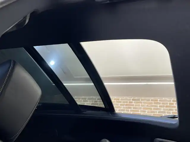 トヨタ ハリアー ハイブリッド プレミアム 岩手県 2018(平30)年 6.9万km ホワイトパールクリスタルシャイン ワンオーナー/４WD/ムーンルーフ/プリクラッシュセーフティ/レーダークルーズコントロール/レーンディパーチャーアラート/オートマチックハイビーム/MTモード付AT/横滑り防止装置/オートブレーキホールド/パワーバックドア/運転席パワーシート/アイドリングストップ/社外ナビ/フルセグTV/Msスピードエアロ/LEDヘッドランプ/２２インチアルミホイール/車高調