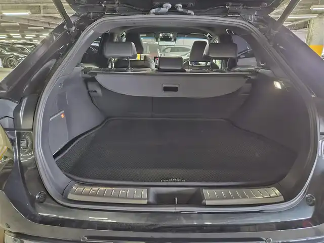 トヨタ ハリアー ハイブリッド Z レザーパッケージ 長崎県 2021(令3)年 8.3万km プレシャスブラックパール 〇ワンオーナー/〇純正12.3インチナビ/〇フルセグTV/〇バックカメラ/〇パノラマモニター/〇ビルトインETC2.0/〇JBLプレミアムサウンド/〇GRエアロ（フロント/サイド/リアアンダー）/〇セーフティセンス/〇レーダークルーズコントロール/〇プリクラッシュセーフティ/〇ブラインドスポットモニター/〇パワーバックドア/〇LEDヘッドランプ/〇オートライト/〇フォグランプ/〇社外19インチアルミ/〇革巻きステアリング/〇オートエアコン/〇革シート/〇シートヒーター/シートベンチレーション/〇パワーシート/〇スマートエントリー/〇禁煙車