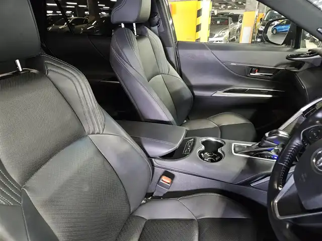 トヨタ ハリアー ハイブリッド Z レザーパッケージ 長崎県 2021(令3)年 8.3万km プレシャスブラックパール 〇ワンオーナー/〇純正12.3インチナビ/〇フルセグTV/〇バックカメラ/〇パノラマモニター/〇ビルトインETC2.0/〇JBLプレミアムサウンド/〇GRエアロ（フロント/サイド/リアアンダー）/〇セーフティセンス/〇レーダークルーズコントロール/〇プリクラッシュセーフティ/〇ブラインドスポットモニター/〇パワーバックドア/〇LEDヘッドランプ/〇オートライト/〇フォグランプ/〇社外19インチアルミ/〇革巻きステアリング/〇オートエアコン/〇革シート/〇シートヒーター/シートベンチレーション/〇パワーシート/〇スマートエントリー/〇禁煙車