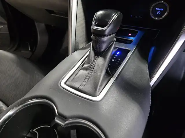 トヨタ ハリアー ハイブリッド Z レザーパッケージ 長崎県 2021(令3)年 8.3万km プレシャスブラックパール 〇ワンオーナー/〇純正12.3インチナビ/〇フルセグTV/〇バックカメラ/〇パノラマモニター/〇ビルトインETC2.0/〇JBLプレミアムサウンド/〇GRエアロ（フロント/サイド/リアアンダー）/〇セーフティセンス/〇レーダークルーズコントロール/〇プリクラッシュセーフティ/〇ブラインドスポットモニター/〇パワーバックドア/〇LEDヘッドランプ/〇オートライト/〇フォグランプ/〇社外19インチアルミ/〇革巻きステアリング/〇オートエアコン/〇革シート/〇シートヒーター/シートベンチレーション/〇パワーシート/〇スマートエントリー/〇禁煙車