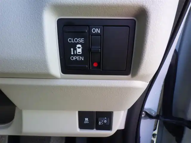 ホンダ Ｎ ＢＯＸ 千葉県 2024(令6)年 1.3万km プレミアムサンライトホワイトパール ホンダセンシング/・衝突軽減ブレーキ（CMBS）/・車線維持支援システム（LKAS）/・アダプティブクルーズコントロール（ACC）/・後方誤発進抑制機能/・誤発進抑制機能/左パワースライドドア/社外メモリーナビ/地デジTV/【Bluetooth接続】/バックカメラ/ETC/LEDヘッドライト/ウインカーミラー/コーナーセンサー/サイド/カーテンエアバッグ/スマートキー