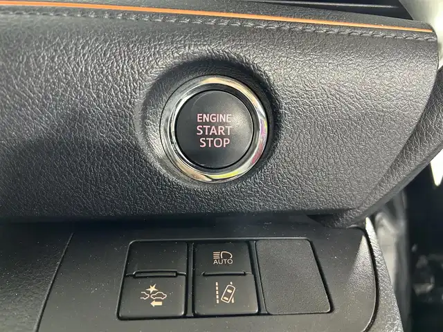 トヨタ シエンタ G クエロ 佐賀県 2020(令2)年 4.7万km ブラックマイカ 社外7インチナビ/ワンセグTV/CD/DVD/USB/バックカメラ/衝突被害軽減システム/横滑り防止装置/パーキングサポートブレーキ/車線逸脱警報/クリアランスソナー/先行車発進お知らせ機能/オートライト/オートマチックハイビーム/LEDヘッドライト/フォグライト/両側パワースライドドア/ハーフレザーシート/ISOFIX対応シート/純正フロアマット/ドアバイザー/スマートキー/プッシュスタート