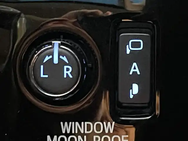 トヨタ アルファード S Cパッケージ 兵庫県 2020(令2)年 6.7万km ホワイト 純正9インチナビ/バックカメラ/両側パワースライドドア/追従有クルーズコントロール/ツインムーンルーフ/デジタルインナーミラー/オットマン/DN席シートヒーター、エアーシート/シートベンチレーション/アップルカープレイ/ビルトインETC/メモリ付きパワーシート/Bluetooth接続/トヨタセーフティセンス/電動リアゲート/レザーウッドマンハンドル/ステアリングリモコン/LEDヘッドライト