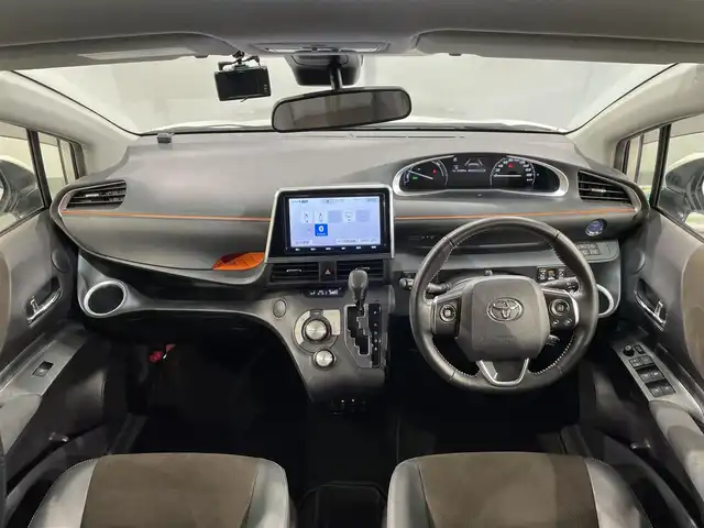 トヨタ シエンタ ハイブリッド ファンベースG クエロ 愛知県 2021(令3)年 3.2万km ホワイトパールクリスタルシャイン 純正9インチナビ/アラウンドビューモニター/両側パワースライドドア/100V充電/ETC/バックカメラ/クルーズコントロール/パーキングサポートブレーキ/コーナーセンサー/レーンディパーチャーアラート/ステアリングヒーター/シートヒーターD/N席/Bluetooth/オートハイビーム/プッシュスタート/LEDヘッドライト/スマートキー/スペアキー/純正フロアマット/純正アルミホイール/オートライト