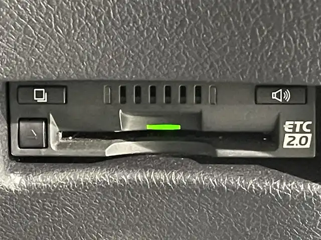 トヨタ シエンタ ハイブリッド ファンベースG クエロ 愛知県 2021(令3)年 3.2万km ホワイトパールクリスタルシャイン 純正9インチナビ/アラウンドビューモニター/両側パワースライドドア/100V充電/ETC/バックカメラ/クルーズコントロール/パーキングサポートブレーキ/コーナーセンサー/レーンディパーチャーアラート/ステアリングヒーター/シートヒーターD/N席/Bluetooth/オートハイビーム/プッシュスタート/LEDヘッドライト/スマートキー/スペアキー/純正フロアマット/純正アルミホイール/オートライト