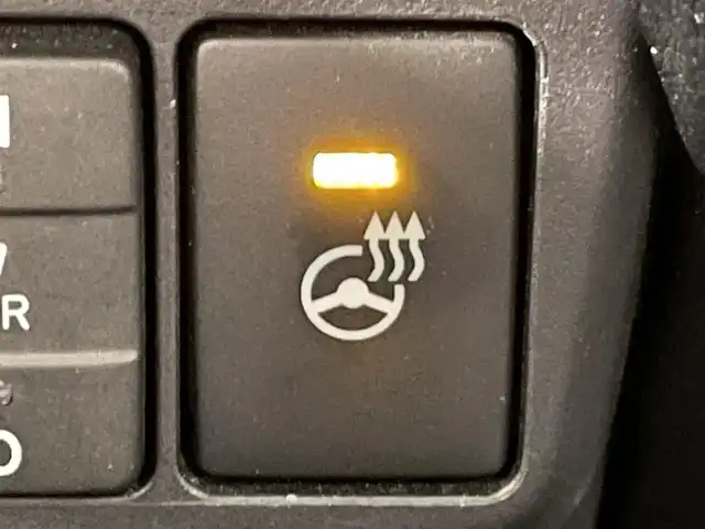 トヨタ シエンタ ハイブリッド ファンベースG クエロ 愛知県 2021(令3)年 3.2万km ホワイトパールクリスタルシャイン 純正9インチナビ/アラウンドビューモニター/両側パワースライドドア/100V充電/ETC/バックカメラ/クルーズコントロール/パーキングサポートブレーキ/コーナーセンサー/レーンディパーチャーアラート/ステアリングヒーター/シートヒーターD/N席/Bluetooth/オートハイビーム/プッシュスタート/LEDヘッドライト/スマートキー/スペアキー/純正フロアマット/純正アルミホイール/オートライト