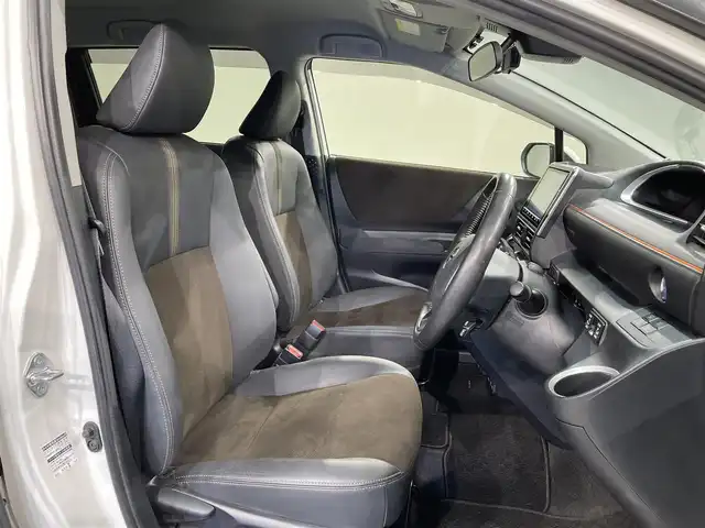 トヨタ シエンタ ハイブリッド ファンベースG クエロ 愛知県 2021(令3)年 3.2万km ホワイトパールクリスタルシャイン 純正9インチナビ/アラウンドビューモニター/両側パワースライドドア/100V充電/ETC/バックカメラ/クルーズコントロール/パーキングサポートブレーキ/コーナーセンサー/レーンディパーチャーアラート/ステアリングヒーター/シートヒーターD/N席/Bluetooth/オートハイビーム/プッシュスタート/LEDヘッドライト/スマートキー/スペアキー/純正フロアマット/純正アルミホイール/オートライト