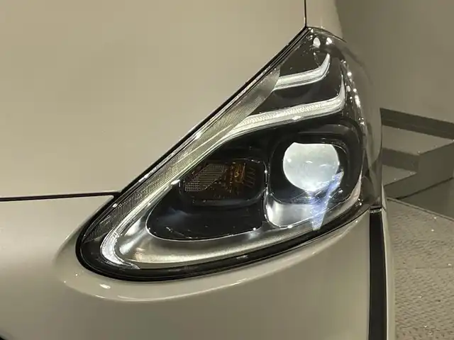 トヨタ シエンタ ハイブリッド ファンベースG クエロ 愛知県 2021(令3)年 3.2万km ホワイトパールクリスタルシャイン 純正9インチナビ/アラウンドビューモニター/両側パワースライドドア/100V充電/ETC/バックカメラ/クルーズコントロール/パーキングサポートブレーキ/コーナーセンサー/レーンディパーチャーアラート/ステアリングヒーター/シートヒーターD/N席/Bluetooth/オートハイビーム/プッシュスタート/LEDヘッドライト/スマートキー/スペアキー/純正フロアマット/純正アルミホイール/オートライト