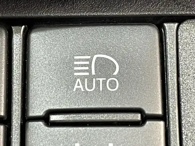 トヨタ シエンタ ハイブリッド ファンベースG クエロ 愛知県 2021(令3)年 3.2万km ホワイトパールクリスタルシャイン 純正9インチナビ/アラウンドビューモニター/両側パワースライドドア/100V充電/ETC/バックカメラ/クルーズコントロール/パーキングサポートブレーキ/コーナーセンサー/レーンディパーチャーアラート/ステアリングヒーター/シートヒーターD/N席/Bluetooth/オートハイビーム/プッシュスタート/LEDヘッドライト/スマートキー/スペアキー/純正フロアマット/純正アルミホイール/オートライト