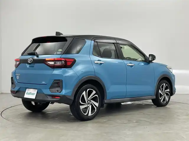 トヨタ ライズ Z 埼玉県 2019(令1)年 1.3万km ブラックマイカメタリック/ターコイズブルーマイカメタリック 純正ナビ/バックカメラ/純正17インチアルミホイール/プリクラッシュセーフティシステム/レーンキープアシスト/レーダークルーズコントロール/フルセグTV/LEDヘッドライト/ドライブレコーダー/電動格納式ドアミラー/ETC/プッシュスタート