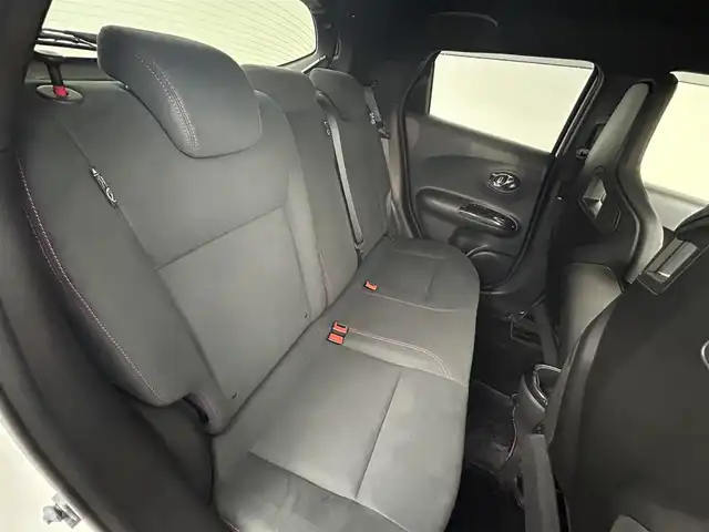 日産 ジューク ニスモ RS 道央・札幌 2015(平27)年 3.4万km ブリリアントホワイトパール ・４WD/・純正SDナビ/・CD/DVD/SD/BT/フルセグ/・バックカメラ/・ドライブレコーダー/・横滑り防止装置/・ハーフレザーシート/・社外18インチAW/・18インチ夏タイヤ純正AW積込/・純正フロアマット/・プッシュスタート/・スマートキー/・保証書/・取扱説明書