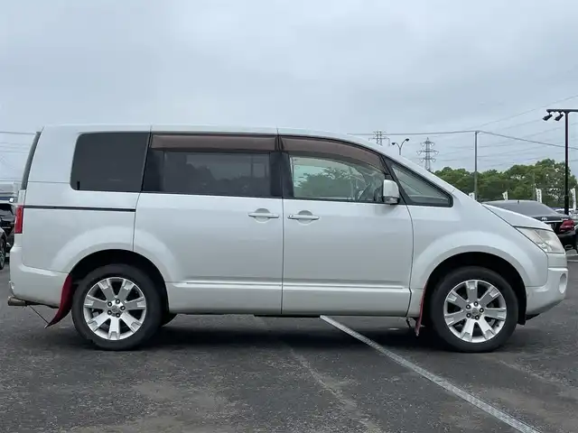 三菱 デリカＤ：５ G－Navi package 道央・札幌 2007(平19)年 14.8万km ウォームホワイトパール ４WD/純正ディーラーOPナビ/CD/DVD/TV/ASC/クルーズコントロール/バック/サイド/フロントカメラ/ビルトインETC/片側パワースライドドア/革巻きステアリング/ステアリングリモコン/パドルシフト/純正フリップダウンモニター/トランスファ切替/スマートキー/キーレスエントリー/HIDヘッドライト/オートライト/フォグランプ/電動格納ミラー/ウィンカーミラー/純正フロアマット/ドアバイザー/社外エンジンスターター