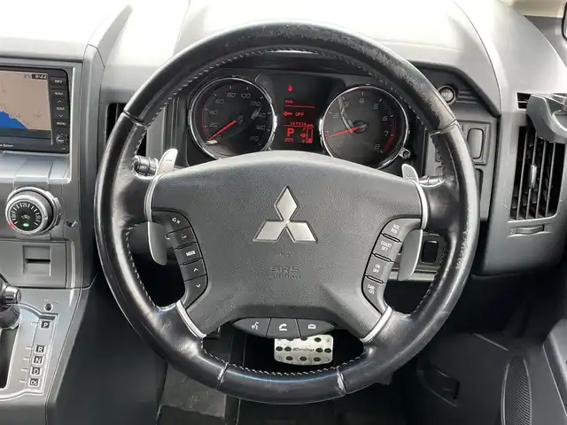 三菱 デリカＤ：５ G－Navi package 道央・札幌 2007(平19)年 14.8万km ウォームホワイトパール ４WD/純正ディーラーOPナビ/CD/DVD/TV/ASC/クルーズコントロール/バック/サイド/フロントカメラ/ビルトインETC/片側パワースライドドア/革巻きステアリング/ステアリングリモコン/パドルシフト/純正フリップダウンモニター/トランスファ切替/スマートキー/キーレスエントリー/HIDヘッドライト/オートライト/フォグランプ/電動格納ミラー/ウィンカーミラー/純正フロアマット/ドアバイザー/社外エンジンスターター