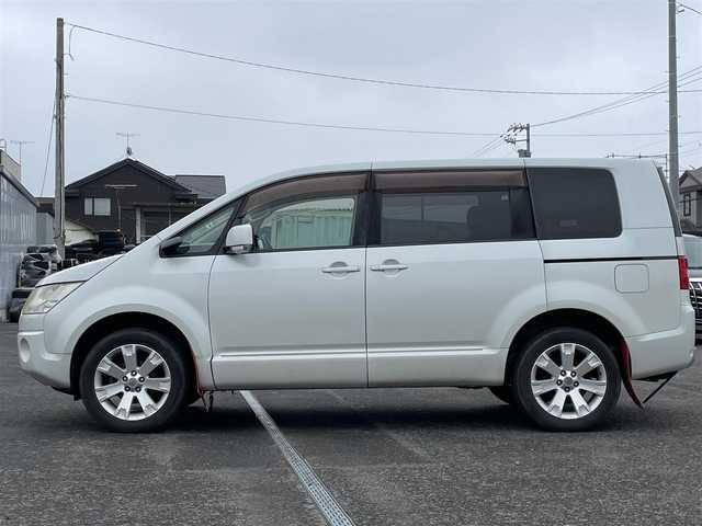 三菱 デリカＤ：５ G－Navi package 道央・札幌 2007(平19)年 14.8万km ウォームホワイトパール ４WD/純正ディーラーOPナビ/CD/DVD/TV/ASC/クルーズコントロール/バック/サイド/フロントカメラ/ビルトインETC/片側パワースライドドア/革巻きステアリング/ステアリングリモコン/パドルシフト/純正フリップダウンモニター/トランスファ切替/スマートキー/キーレスエントリー/HIDヘッドライト/オートライト/フォグランプ/電動格納ミラー/ウィンカーミラー/純正フロアマット/ドアバイザー/社外エンジンスターター