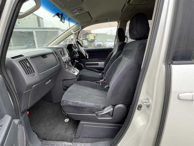 三菱 デリカＤ：５ G－Navi package 道央・札幌 2007(平19)年 14.8万km ウォームホワイトパール ４WD/純正ディーラーOPナビ/CD/DVD/TV/ASC/クルーズコントロール/バック/サイド/フロントカメラ/ビルトインETC/片側パワースライドドア/革巻きステアリング/ステアリングリモコン/パドルシフト/純正フリップダウンモニター/トランスファ切替/スマートキー/キーレスエントリー/HIDヘッドライト/オートライト/フォグランプ/電動格納ミラー/ウィンカーミラー/純正フロアマット/ドアバイザー/社外エンジンスターター