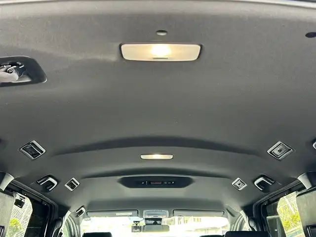 トヨタ ヴォクシー ZS 煌Ⅲ 静岡県 2021(令3)年 5.7万km ブラック TRDエアロ/純正9インチSDナビ(Bluetooth、CD、DVD、フルセグTV)/バックカメラ/両側パワスラ/ETC/スペアキー１本/クルコン/前後ドラレコ/純正アルミ/合皮シート/スマートキー/プッシュスタート/ダブルオートエアコン/アイドリングストップ/保証書/取扱説明書/USB入力端子/三列シート/ウォークスルー/純正フロアマット/横滑り防止装置/レーンキープアシスト/前後コーナーセンサー/オートライト/LEDヘッドライト/衝突軽減システム/ダブルエアバック
