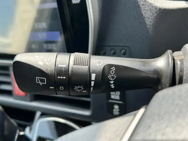 トヨタ ヴォクシー ZS 煌Ⅲ 静岡県 2021(令3)年 5.7万km ブラック TRDエアロ/純正9インチSDナビ(Bluetooth、CD、DVD、フルセグTV)/バックカメラ/両側パワスラ/ETC/スペアキー１本/クルコン/前後ドラレコ/純正アルミ/合皮シート/スマートキー/プッシュスタート/ダブルオートエアコン/アイドリングストップ/保証書/取扱説明書/USB入力端子/三列シート/ウォークスルー/純正フロアマット/横滑り防止装置/レーンキープアシスト/前後コーナーセンサー/オートライト/LEDヘッドライト/衝突軽減システム/ダブルエアバック