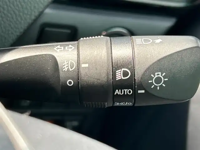トヨタ ヴォクシー ZS 煌Ⅲ 静岡県 2021(令3)年 5.7万km ブラック TRDエアロ/純正9インチSDナビ(Bluetooth、CD、DVD、フルセグTV)/バックカメラ/両側パワスラ/ETC/スペアキー１本/クルコン/前後ドラレコ/純正アルミ/合皮シート/スマートキー/プッシュスタート/ダブルオートエアコン/アイドリングストップ/保証書/取扱説明書/USB入力端子/三列シート/ウォークスルー/純正フロアマット/横滑り防止装置/レーンキープアシスト/前後コーナーセンサー/オートライト/LEDヘッドライト/衝突軽減システム/ダブルエアバック