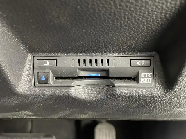 トヨタ ヤリスクロス ハイブリッド Z 埼玉県 2021(令3)年 3.5万km ホワイトパールクリスタルシャイン 純正ナビ/(フルセグ・AM・FM・Bluetooth・Miracast)/レーントレーシングアシスト/プリクラッシュセーフティ/パーキングサポートブレーキ/ロードサインアシスト/シートヒーターD+N席/バックカメラ/レーダークルーズコントロール/ＥＴＣ２．０/純正アルミホイール１８インチ/前後ドライブレコーダー/ＬＥＤヘッドライト/プッシュスタート/スマートキー