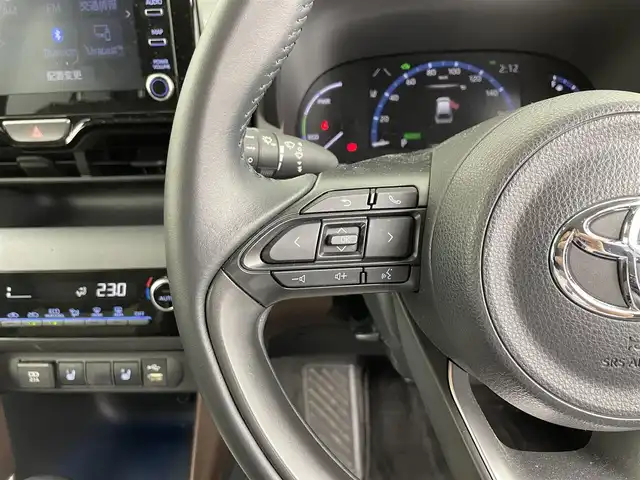 トヨタ ヤリスクロス ハイブリッド Z 埼玉県 2021(令3)年 3.5万km ホワイトパールクリスタルシャイン 純正ナビ/(フルセグ・AM・FM・Bluetooth・Miracast)/レーントレーシングアシスト/プリクラッシュセーフティ/パーキングサポートブレーキ/ロードサインアシスト/シートヒーターD+N席/バックカメラ/レーダークルーズコントロール/ＥＴＣ２．０/純正アルミホイール１８インチ/前後ドライブレコーダー/ＬＥＤヘッドライト/プッシュスタート/スマートキー