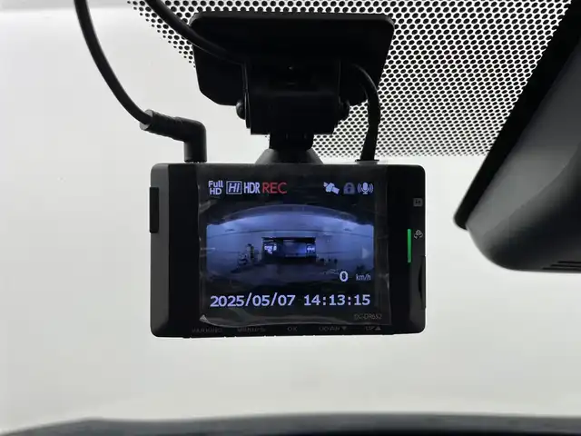 トヨタ ヤリスクロス ハイブリッド Z 埼玉県 2021(令3)年 3.5万km ホワイトパールクリスタルシャイン 純正ナビ/(フルセグ・AM・FM・Bluetooth・Miracast)/レーントレーシングアシスト/プリクラッシュセーフティ/パーキングサポートブレーキ/ロードサインアシスト/シートヒーターD+N席/バックカメラ/レーダークルーズコントロール/ＥＴＣ２．０/純正アルミホイール１８インチ/前後ドライブレコーダー/ＬＥＤヘッドライト/プッシュスタート/スマートキー