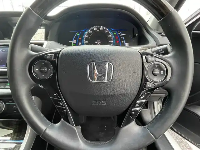 ホンダ アコード ハイブリッド EX 千葉県 2013(平25)年 11.6万km ホワイトオーキッドパール (株)IDOMが運営する【じしゃロン八千代店】の自社ローン専用車両になります。/こちらは現金またはオートローンご利用時の価格です。自社ローンご希望の方は別途その旨お申付け下さい。/フルセグTV対応ホンダインターナビ/アダプティブ・クルーズ・コントロール/レーンキープアシスト/衝突軽減ブレーキ/前後型ドライブレコーダー