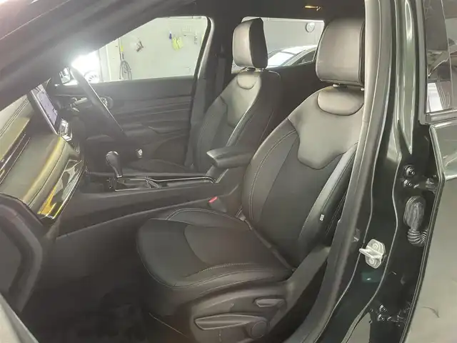 クライスラー・ジープ ジープ コンパス ナイトイーグル 兵庫県 2023(令5)年 0.5万km 緑Ⅱ 100台限定/10.1モニター純正ナビ/バックカメラ/ETC/ドライブレコーダー/ブラックステッチ入革/ファブリックコンビシート/アダプティブクルーズコントロール/オートブレーキホールド/パークアシスト/トラフィックサインレゴニクション/インテリジェントスピードアシスト/純正18インチAW/リフレクター式LEDヘッドランプ/ブラックルーフレール/スマートキー/Bluetooth/USB
