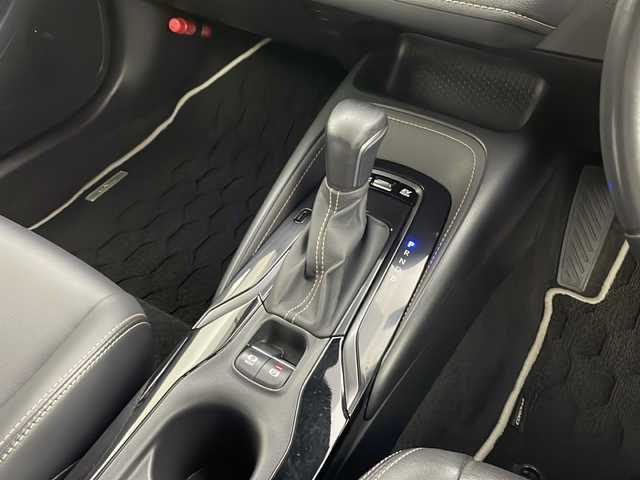 トヨタ カローラツーリング ハイブリッド ダブルバイビー 千葉県 2020(令2)年 4.9万km ブラックマイカ セーフティセンス/・プリクラッシュセーフティ/・レーントレーシングアシスト/・全車速追従機能付レーダークルーズ/・オートマチックハイビーム/・ロードサインアシスト/純正7インチディスプレイオーディオ/・Bluetooth接続/バックカメラ/スマートキー/ビルトインETC/前後コーナーセンサー