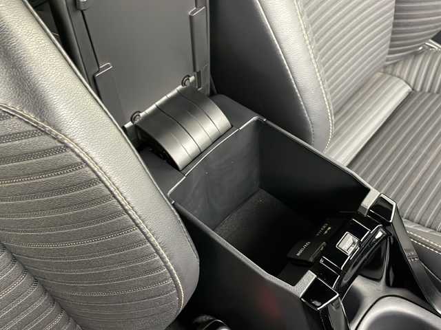 トヨタ カローラツーリング ハイブリッド ダブルバイビー 千葉県 2020(令2)年 4.9万km ブラックマイカ セーフティセンス/・プリクラッシュセーフティ/・レーントレーシングアシスト/・全車速追従機能付レーダークルーズ/・オートマチックハイビーム/・ロードサインアシスト/純正7インチディスプレイオーディオ/・Bluetooth接続/バックカメラ/スマートキー/ビルトインETC/前後コーナーセンサー