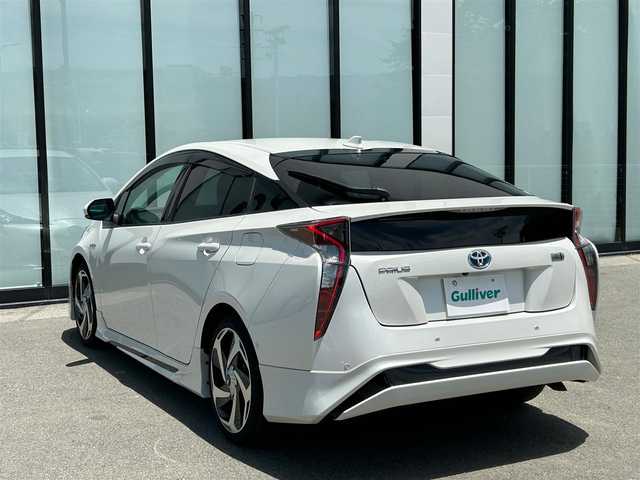 トヨタ プリウス A プレミアム 大阪府 2018(平30)年 4.8万km ホワイトパールクリスタルシャイン モデリスタエアロ/AW18インチ/ビルトインETC/純正9インチナビ/　Bluetooth/フルセグTV/CD.DVD/バックカメラ/D席パワーシート/D/N席シートヒーター/クルーズコントロール（追従走行あり）/コーナーセンサー/LEDヘッドライト/BSM/HUD