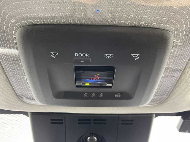 トヨタ プリウス X 大分県 2023(令5)年 5.3万km シルバーメタリック Toyota Safety Sense/・プリクラッシュセーフティ/・レーントレーシングアシスト［LTA］/＋レーンディパーチャーアラート［LDA］、/・レーダークルーズコントロール（全車速追従機能付）/・オートマチックハイビーム［AHB］/・ロードサインアシスト［RSA］/・ドライバー異常時対応システム/・プロアクティブドライビングアシスト［PDA］/・発進遅れ告知機能［TMN］/社外ナビ　型式：AVN-LBS01/【Bluetooth、AM/FM】/ステアリングスイッチ/バックカメラ/プッシュスタート/ETC/AC100V/電動パーキング/オートホールド機能/電動格納ミラー/社外フロアマット/オートライト/LEDヘッドライト/スペアタイヤ
